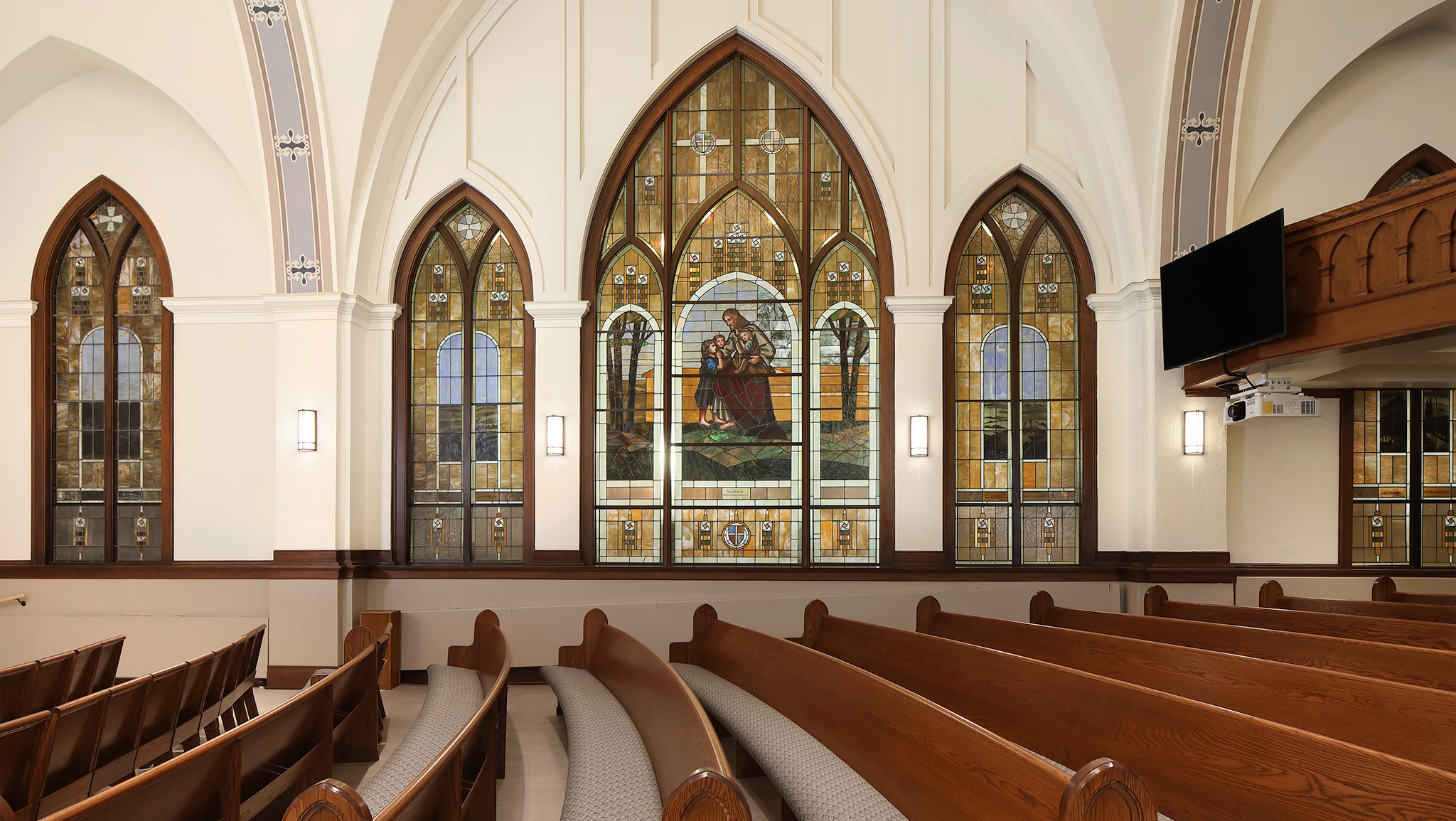 Emanuel New LondonStainedGlass Slider